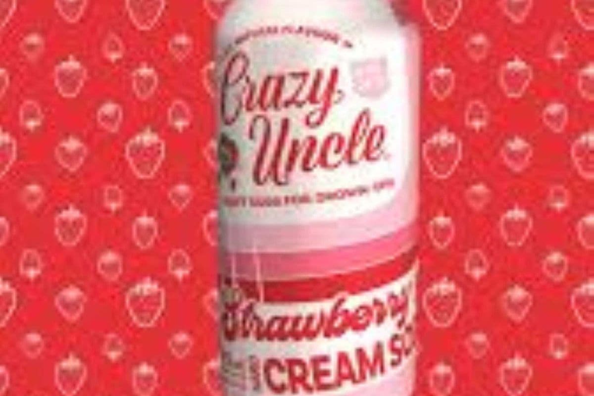 CRAZY UNCLE STRAWBERRY CREAM SODA (473ML) (1 x 473ML)