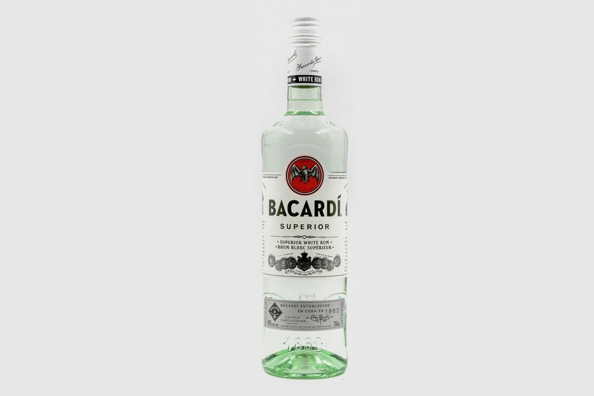 Bacardi White Rum (750 ml) (1 x 750)