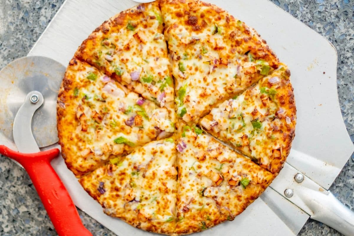 Small Butter Chicken Pizza