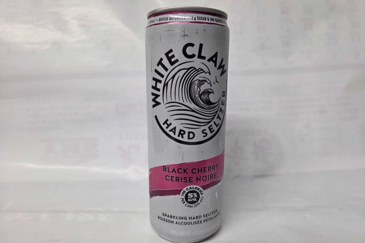 White Claw Can(Black Cherry) 355ml (1 x 355ml)