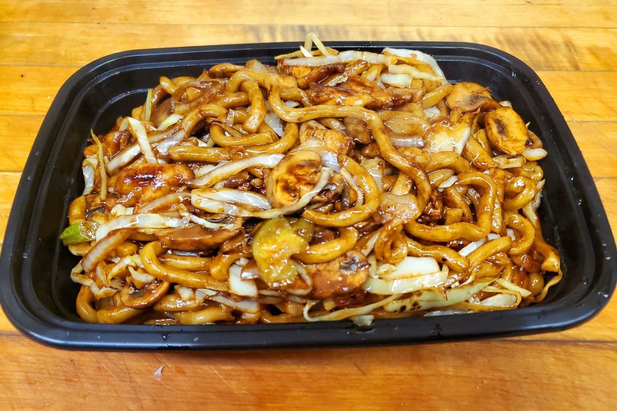 40B. Shanghai Noodles with Chicken