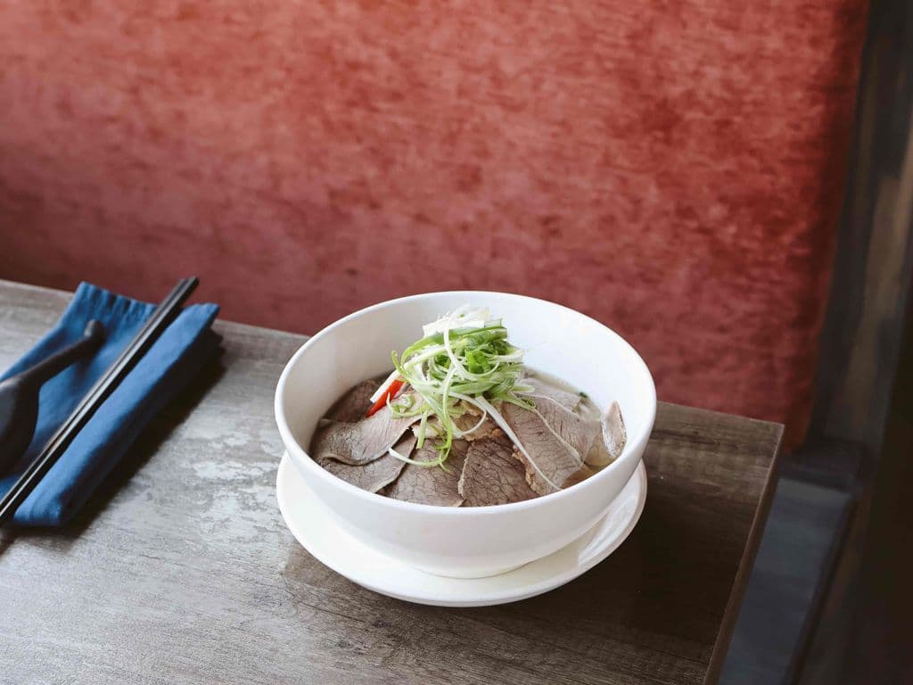 P05 - Well done Beef Rice Noodle Soup (Phở Nạm)