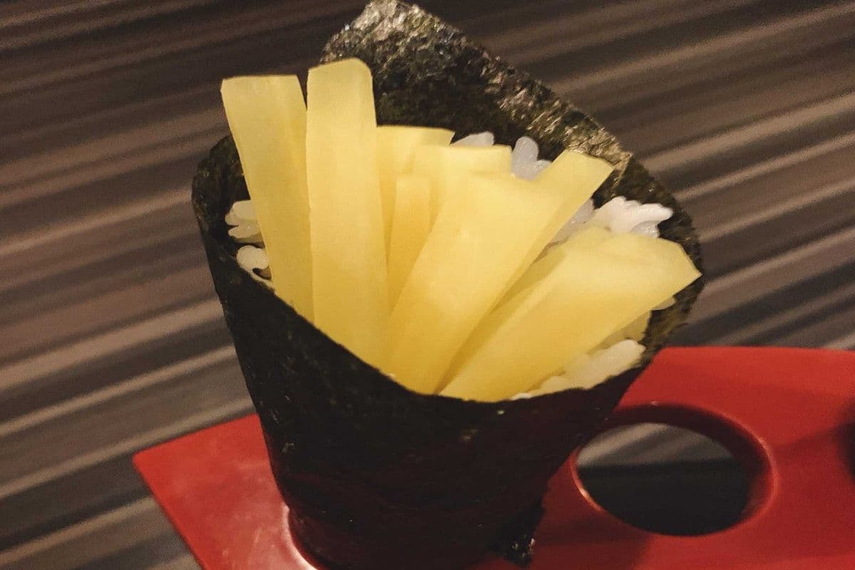 V-Oshinko Hand Roll (1 pc)