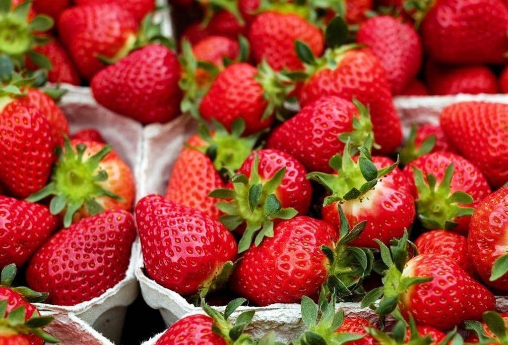 Local strawberries 2lbs (LOCAL BC)