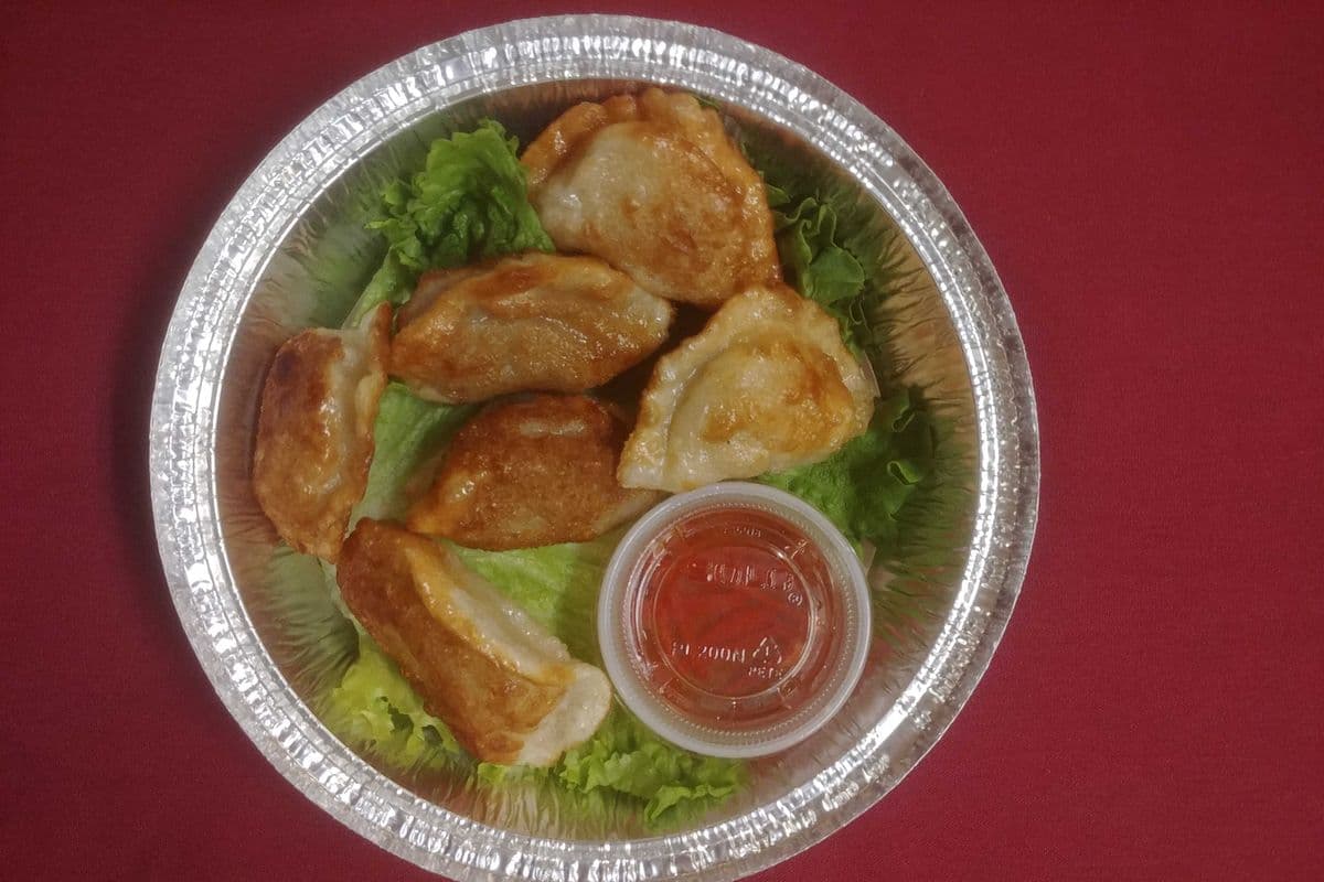 8. Kou-Tieh raviochines frits (6 mcx) / Pan Fried Dumplings (6 pcs)