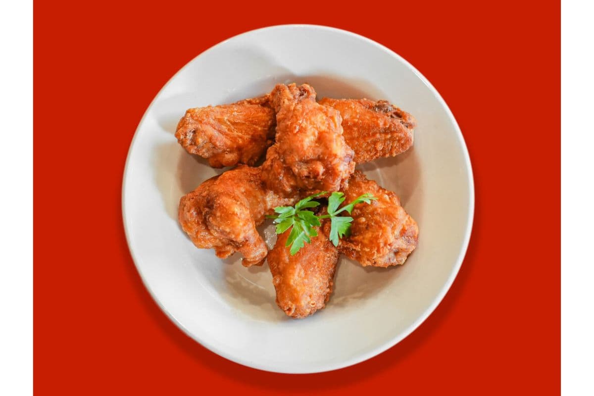 F13. Deep Fried Chicken Wings (6 pcs)