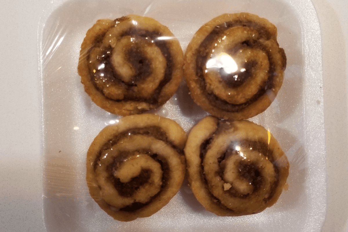 Cinnamon Rolls (4 pieces)