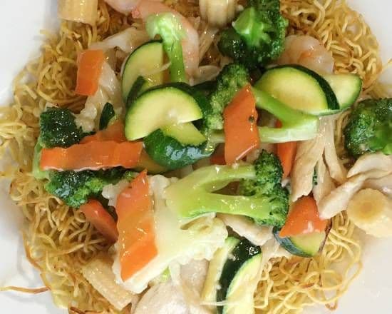 Cantonese-style pan-fried noodle