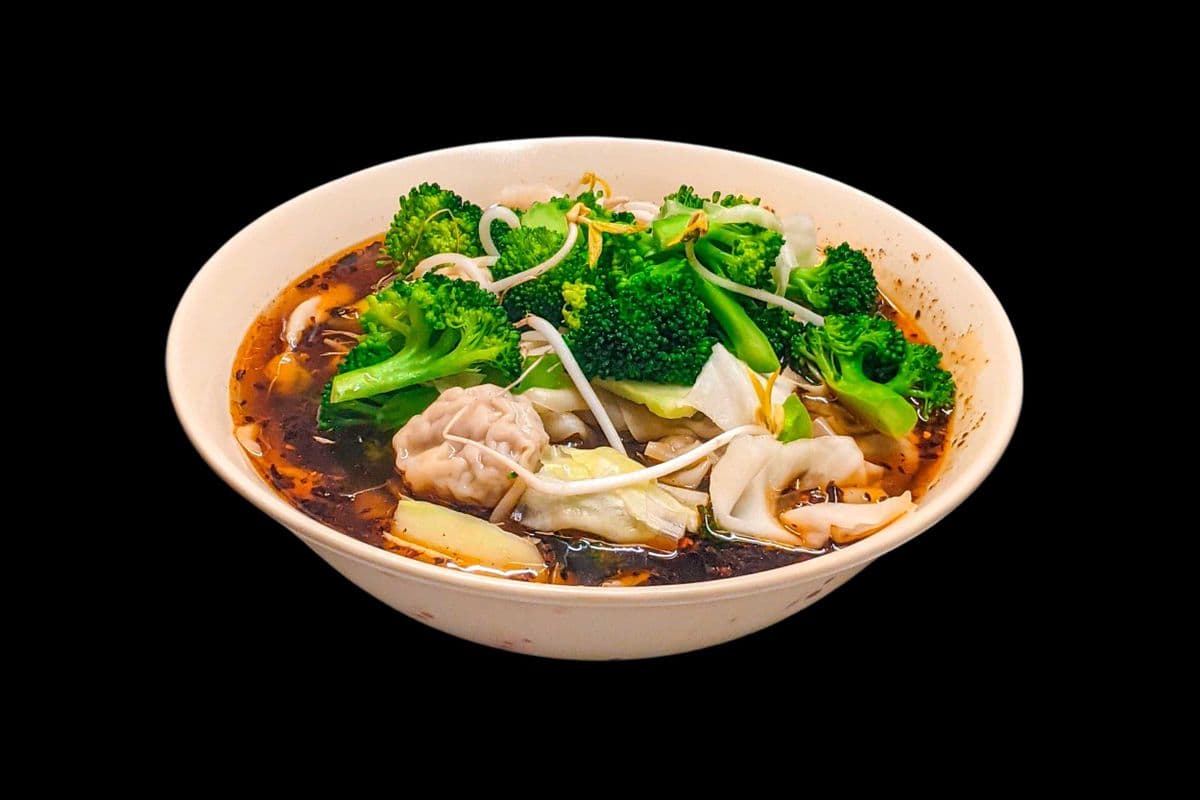 4. Wonton Vegetable Noodle Soup
