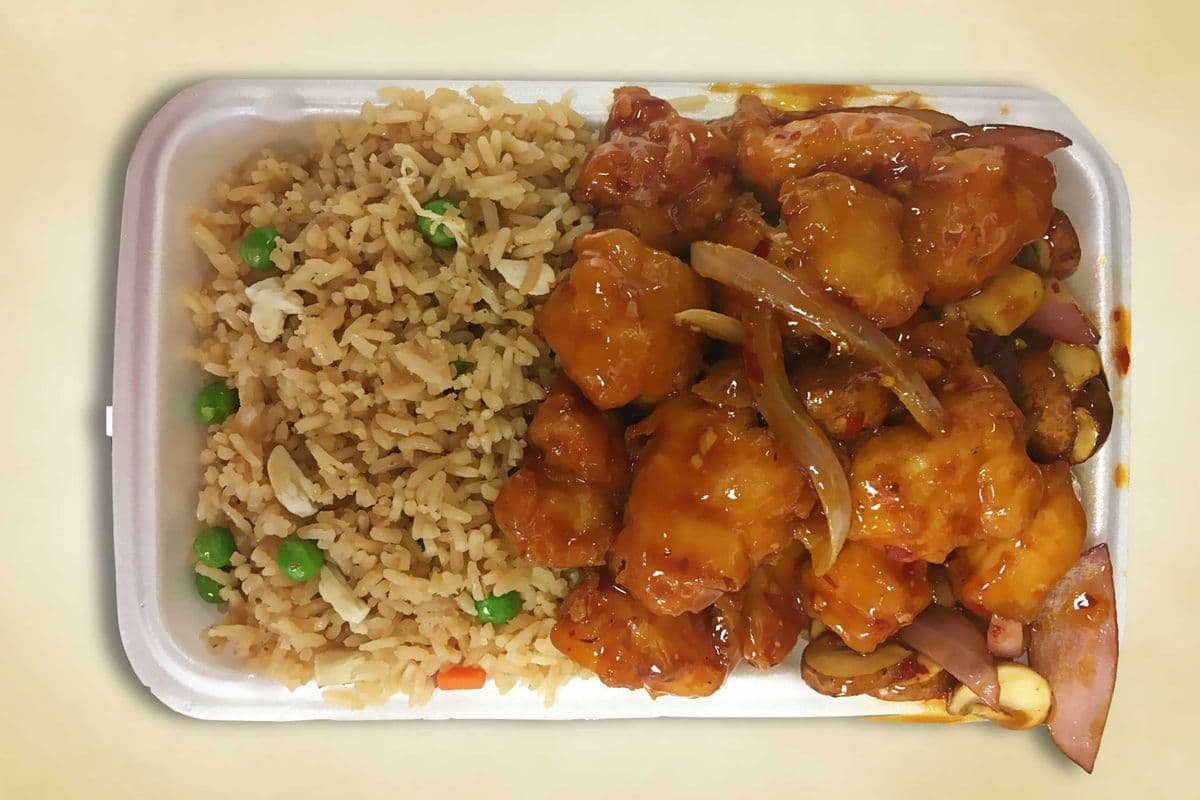 L12. Hakka Chili Chicken