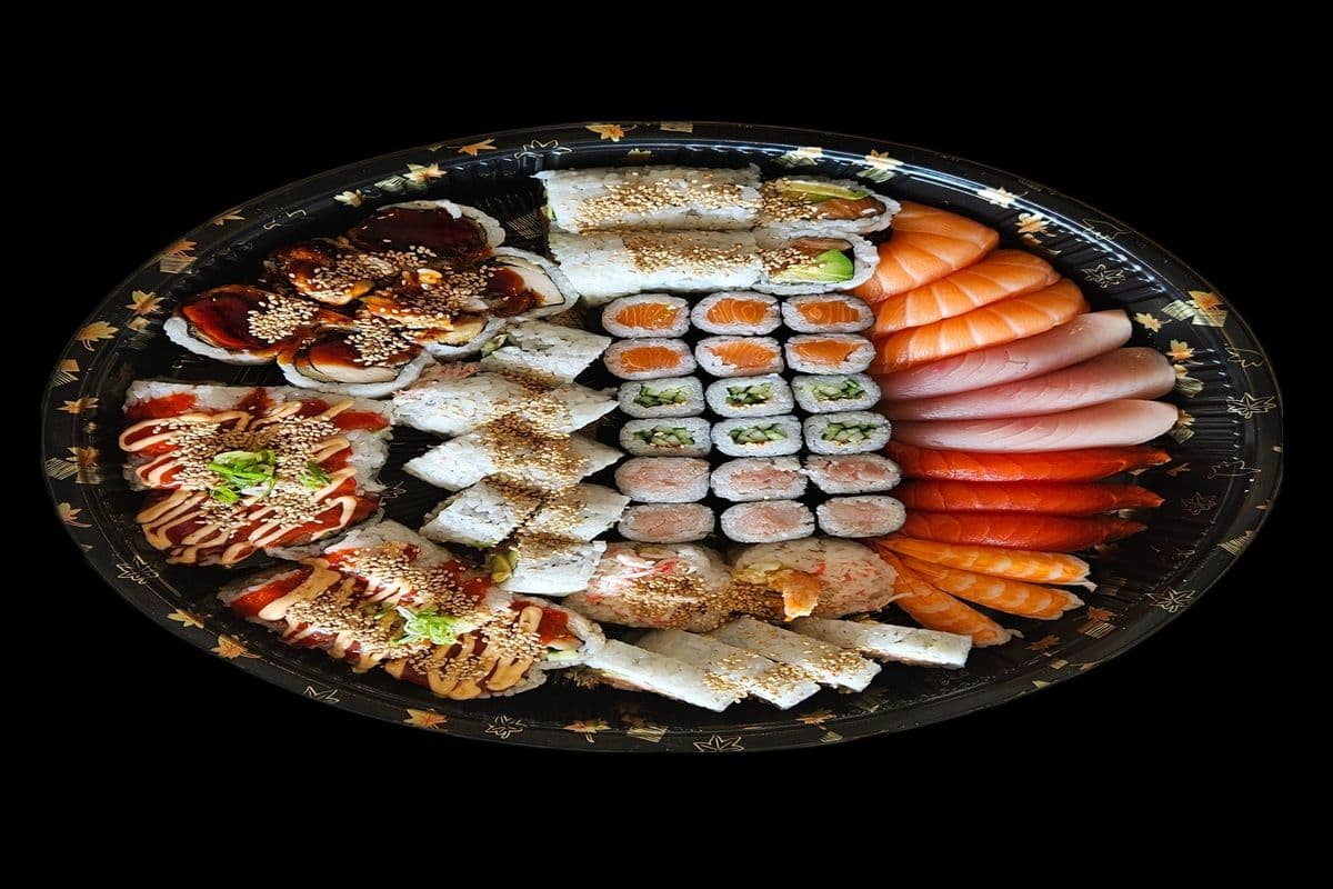 Party Tray B (3-4 people: 62 pcs)
