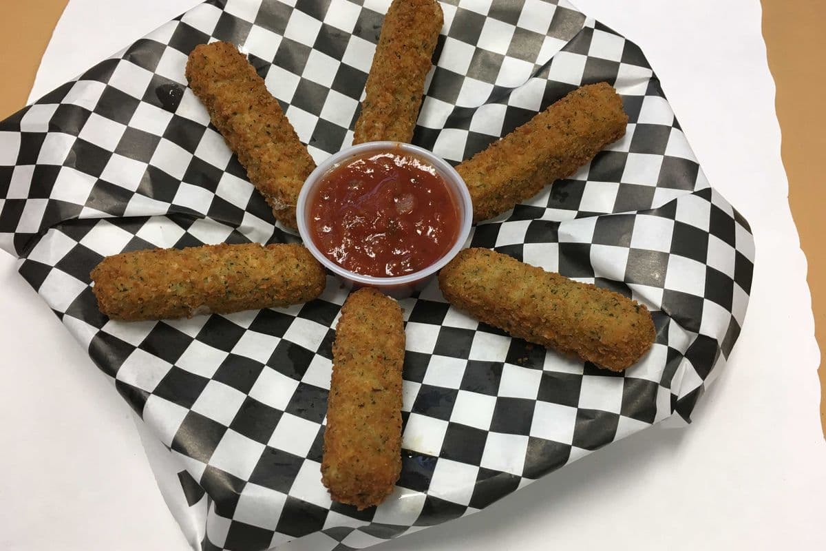 Bâtonnets de fromage (six mcx) / Mozzarella Cheese Sticks (Six pcs)