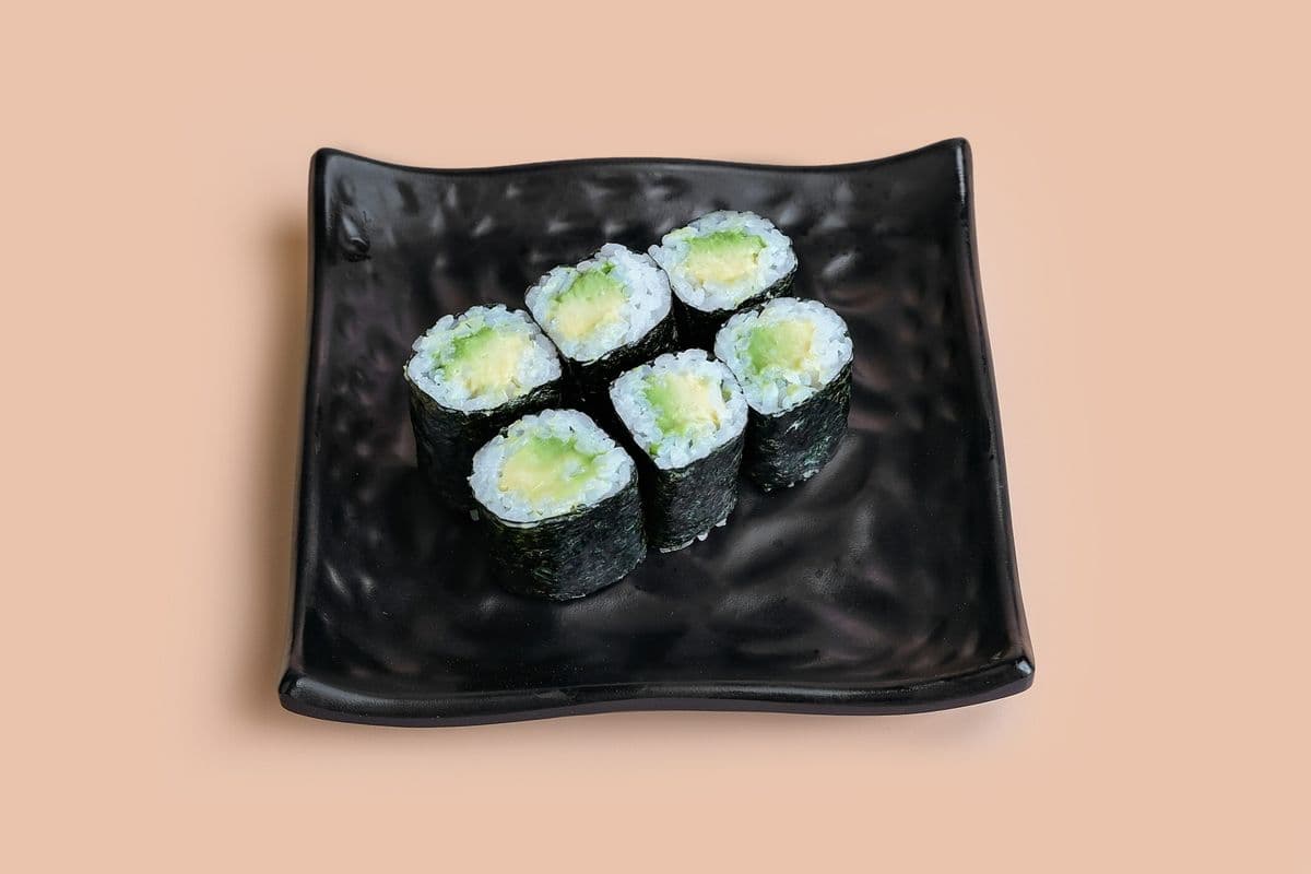 Avocado Roll (6 pcs)