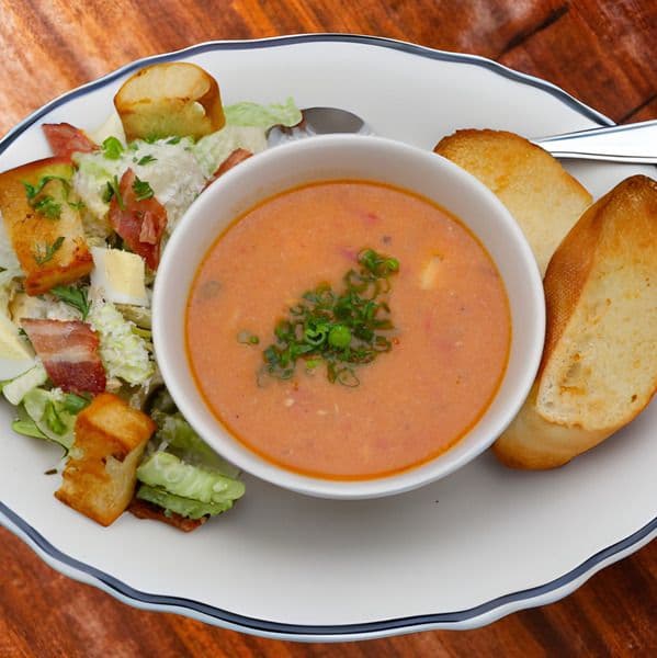 SOUP, SALAD & GARLIC TOAST