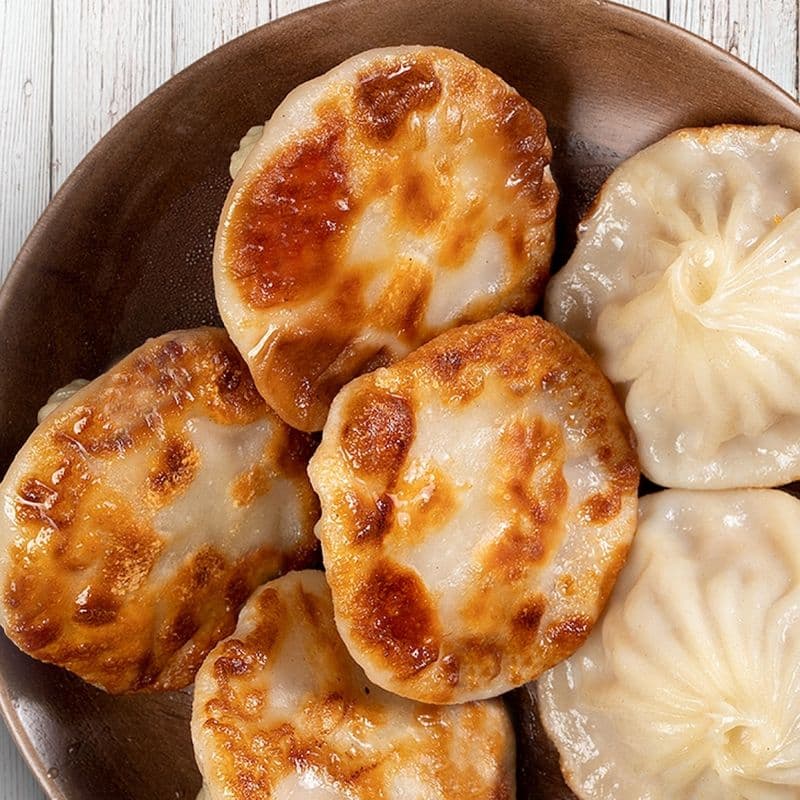 P1. Pan Fried Mini Soup Dumpling (Pork, 6Pcs) / P1. 鮮肉小口煎包 (6個)