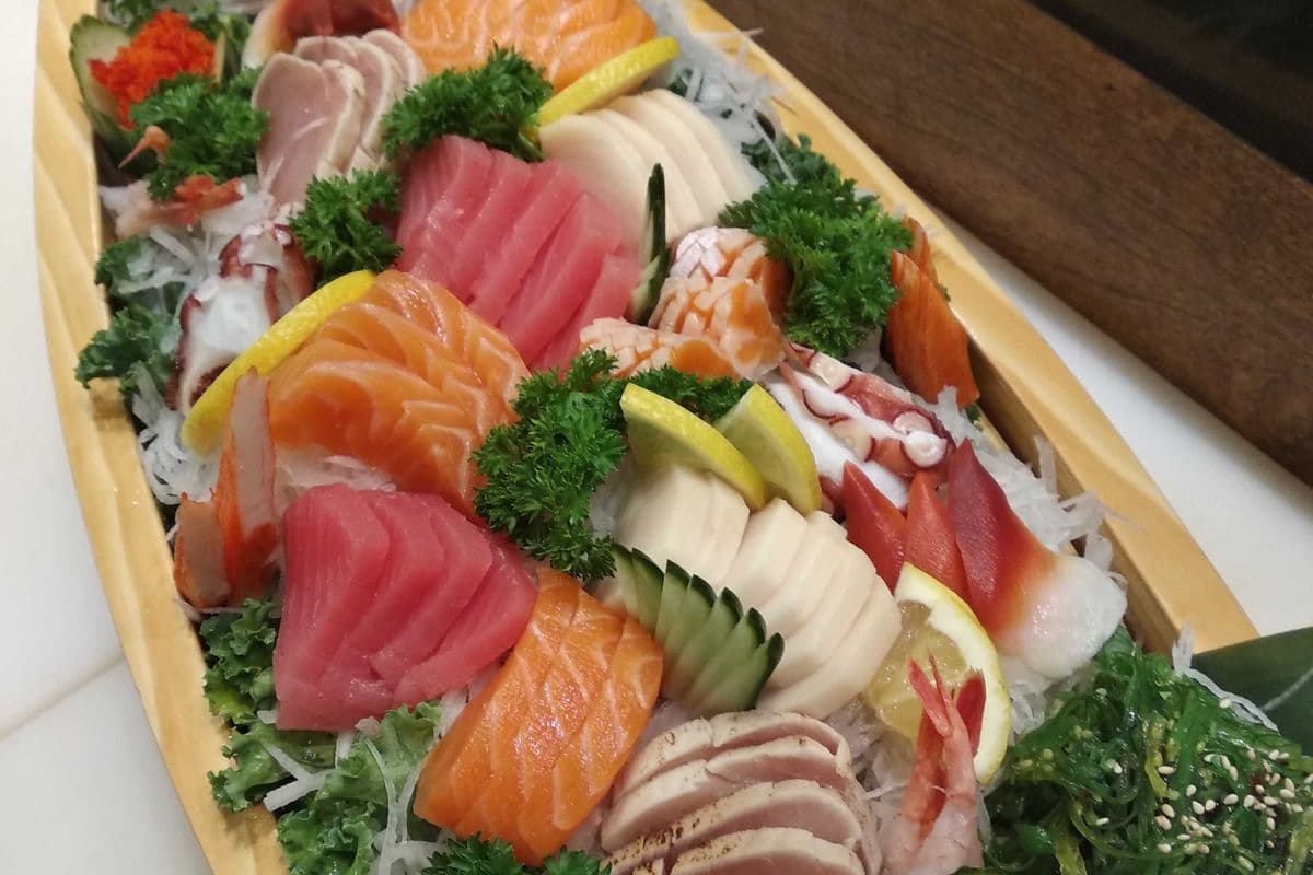 Large Sashimi Tray (60pcs)