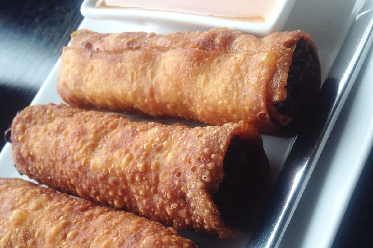 A2. Egg Rolls 2 pic
