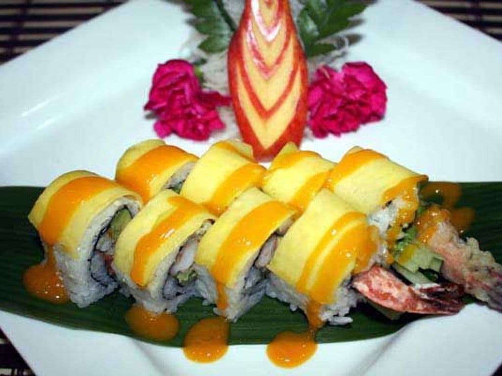 Golden Dragon Roll (8pcs)