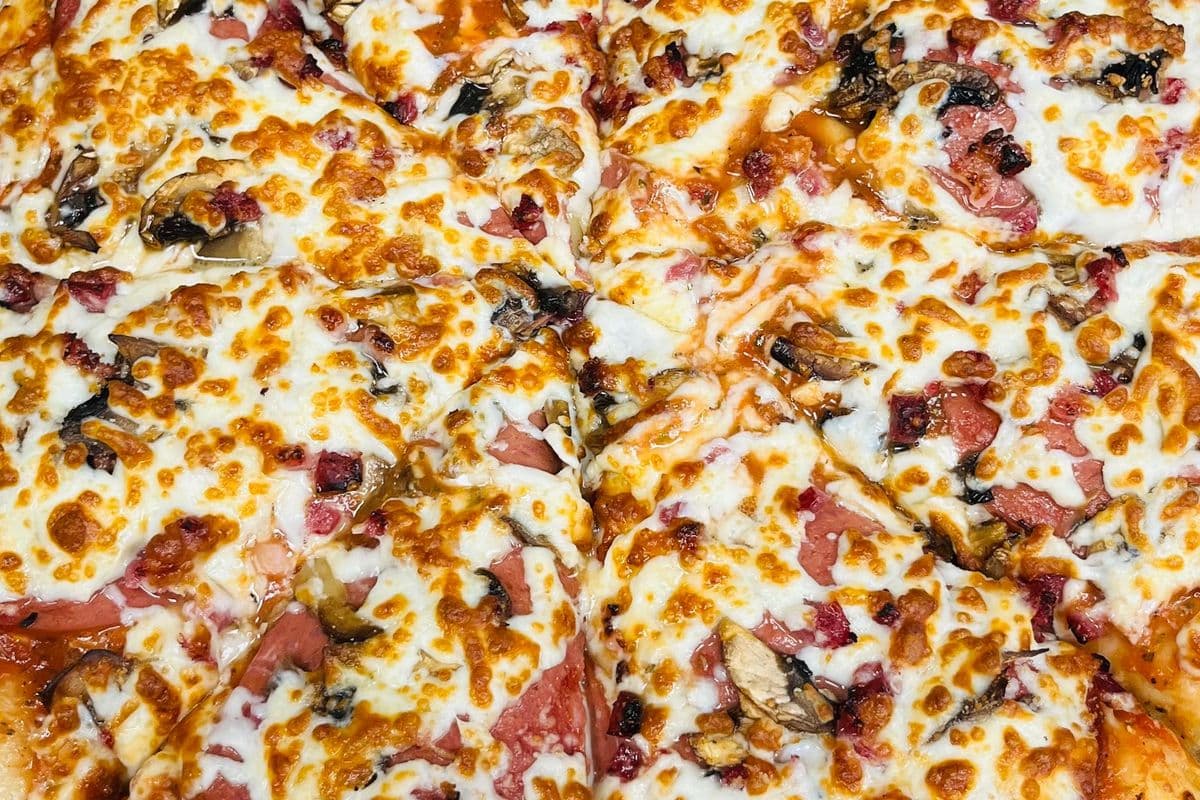 12" Canadian Feast Pizza