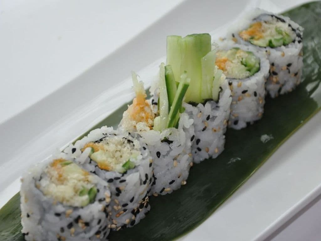 517. Spicy Crunchy Maki (6pc)