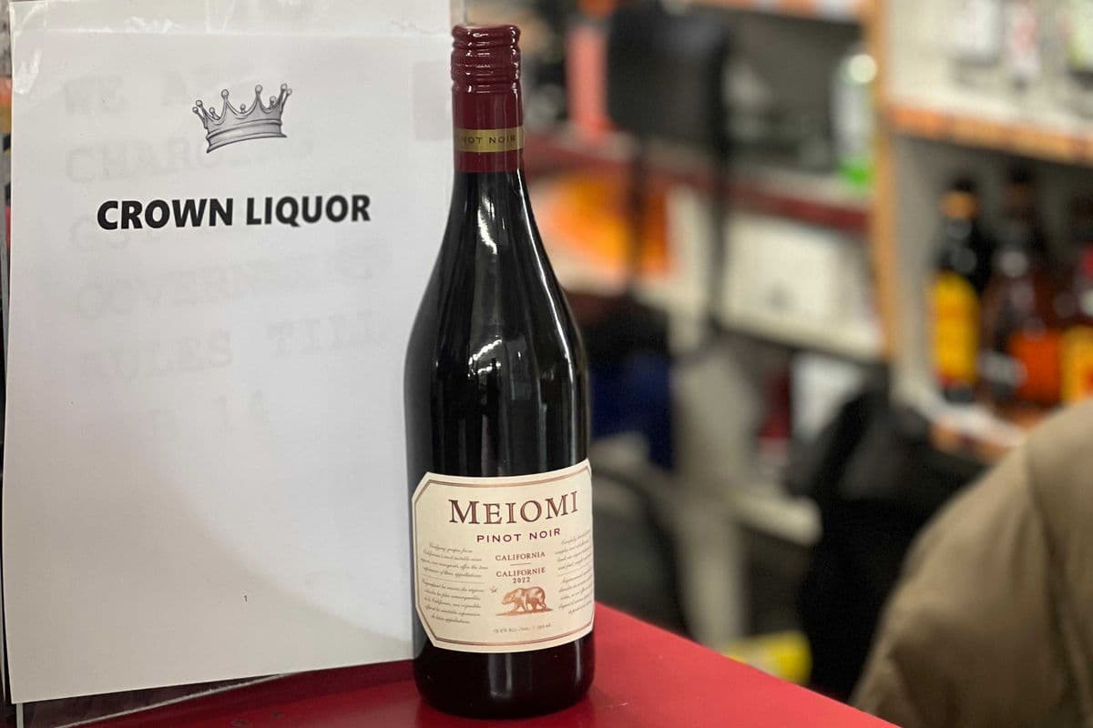 Meiomi Pinot Noir (1 x 750 ml)