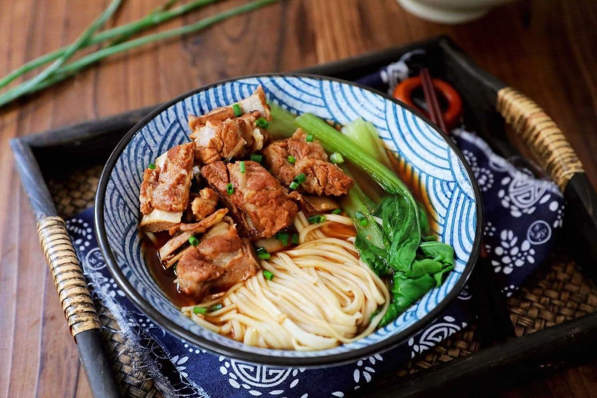 D1. Pork Ribs Noodle Soup