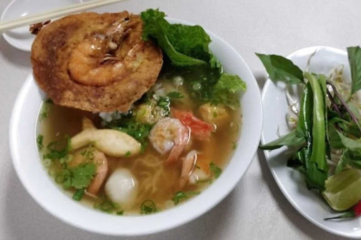 31. Seafood Rice Noodles