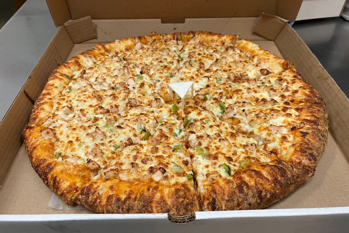 18" Butter Chicken Pizza