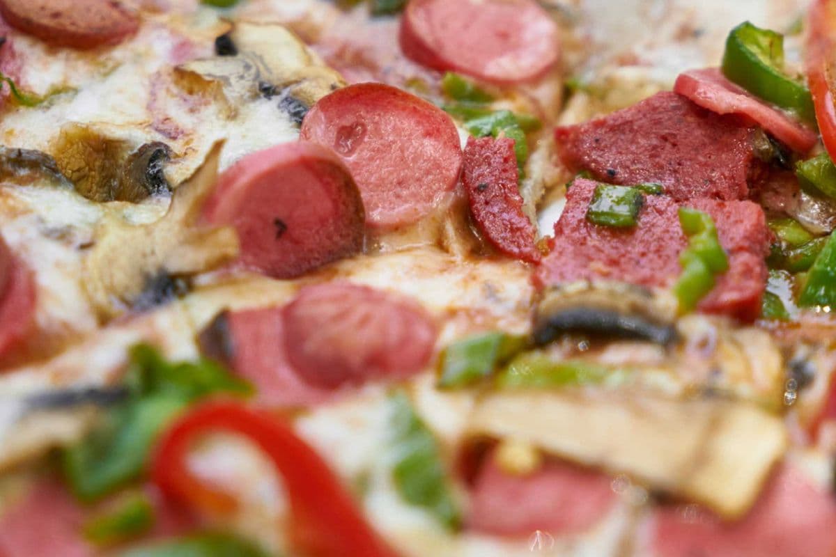 Large 14" Deluxe Pizza