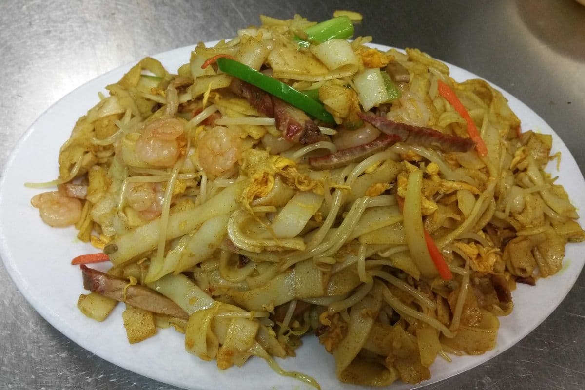 108. Pan-Fried Rice Noodles with Curry Sauce 炒贵叼