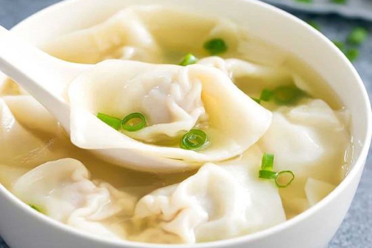 Chicken and Shrimp Wonton Soup (6 pcs)