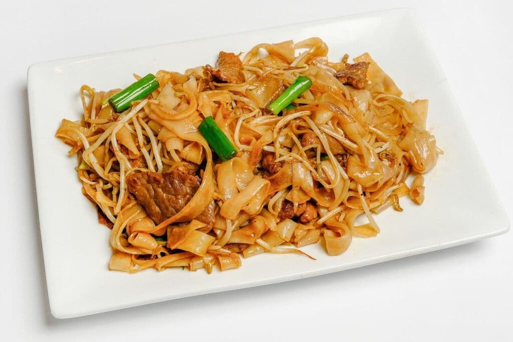87. Fried Rice Noodles with Beef