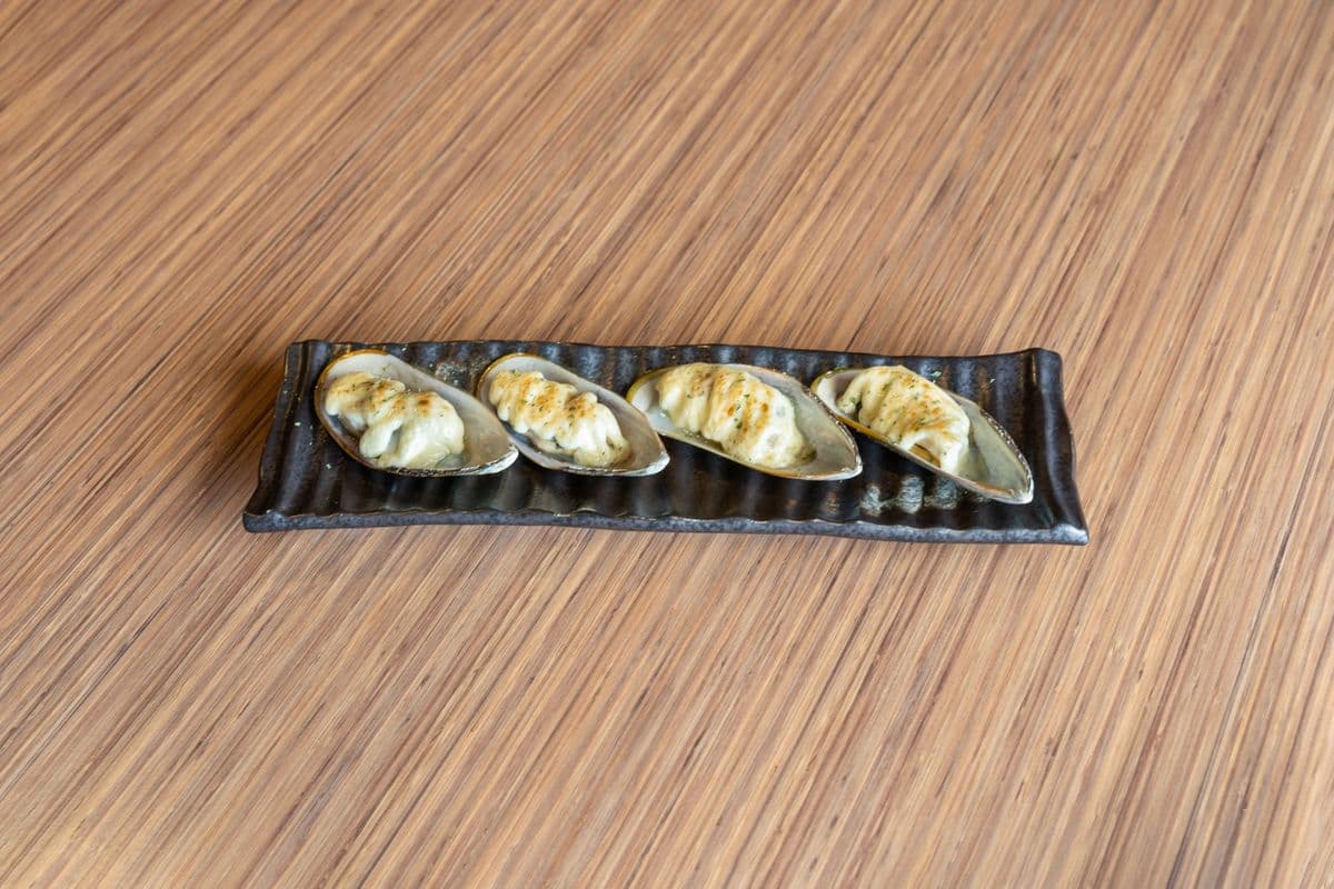 117. Grilled Mussels (4 pcs)