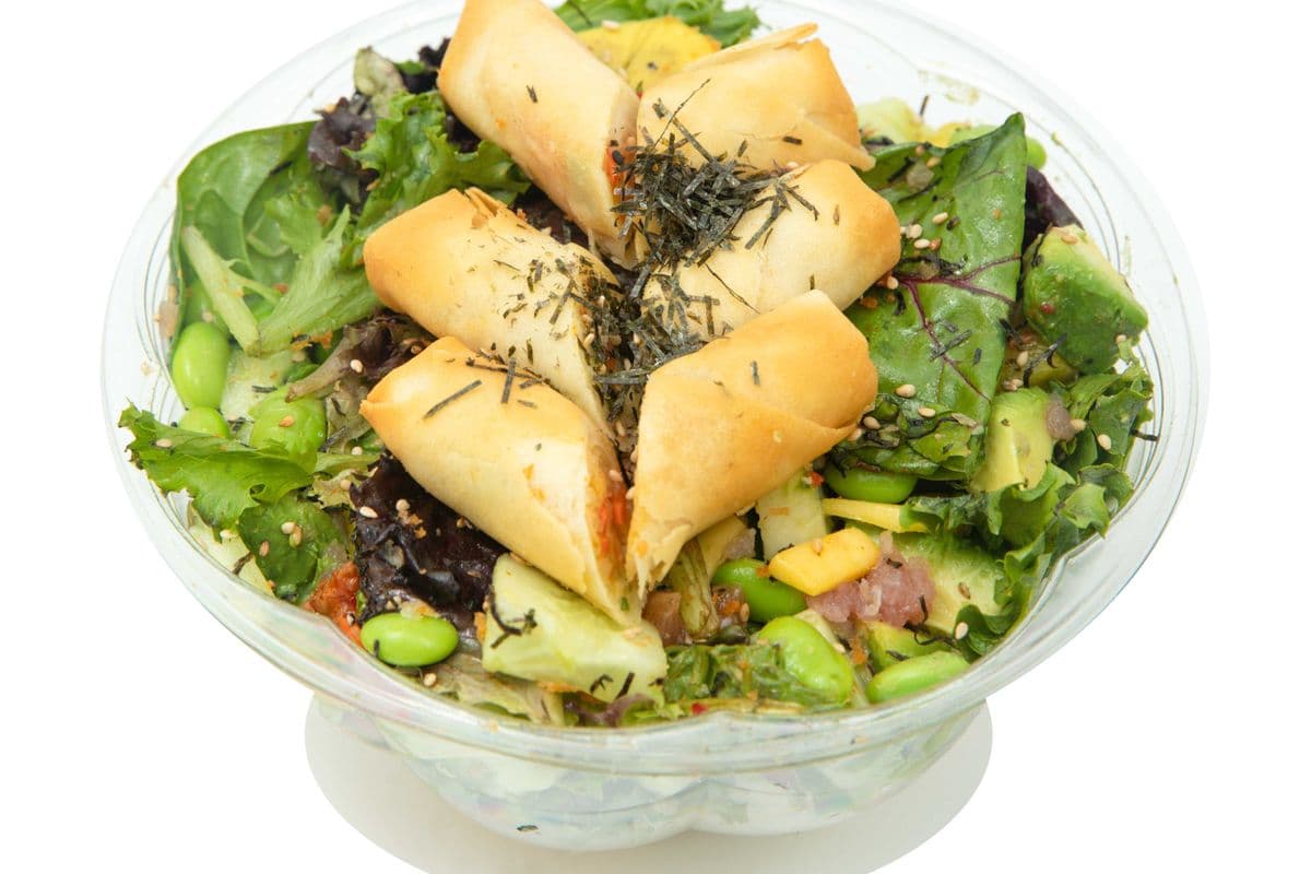 Poké au rouleaux impériaux