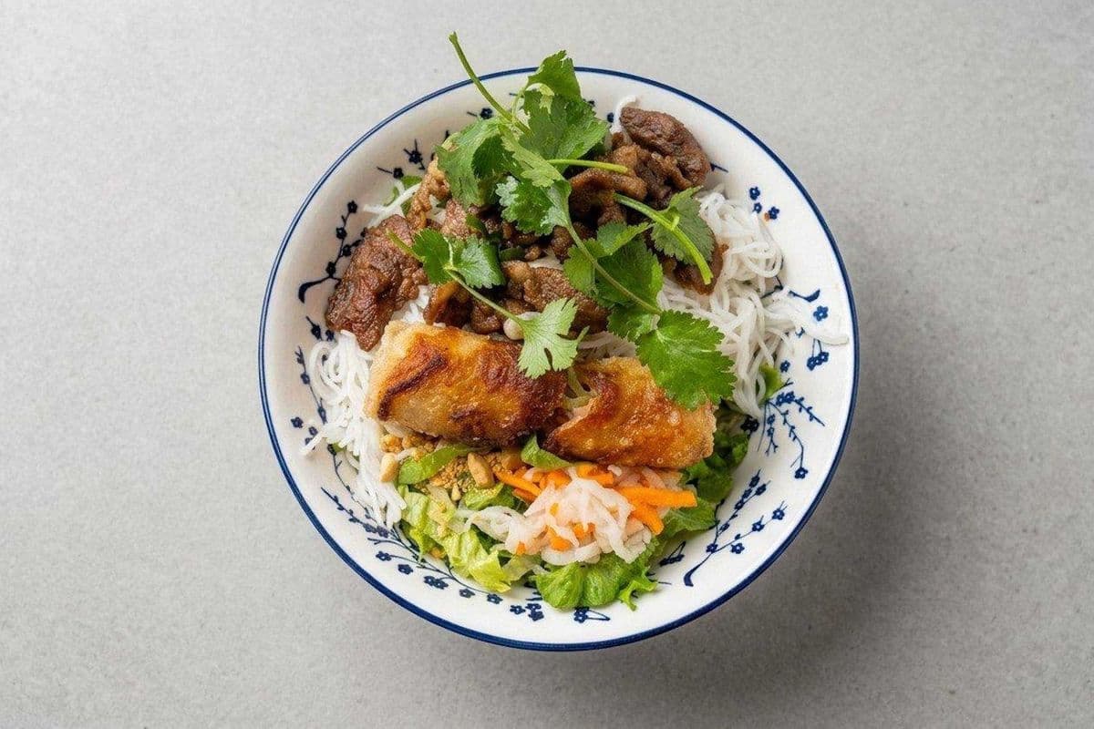 39. Bun Thit Nuong hoac Ga Nuong, Cha Gio