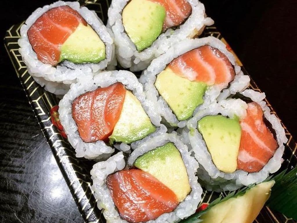 Salmon-Avo 6pcs