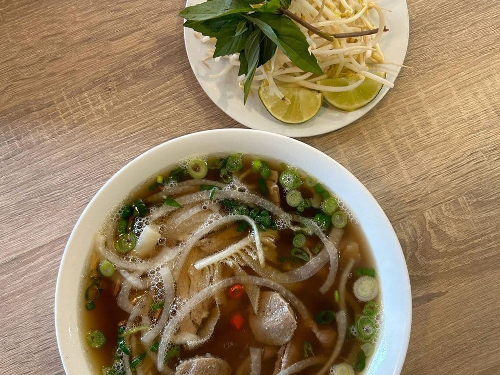 House Special Noodle Soup (Phở Đặc Biệt)