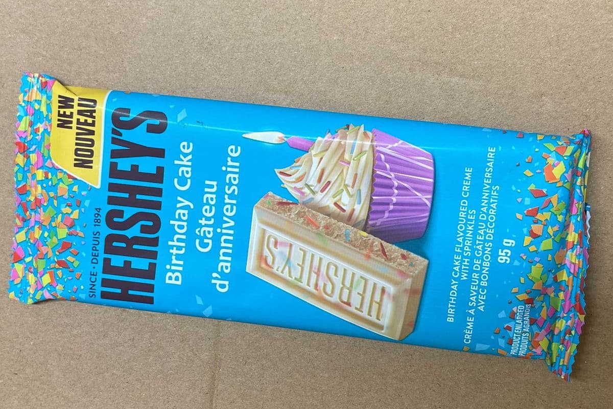 Hersheys Birthday Cake (King Size - 95g)