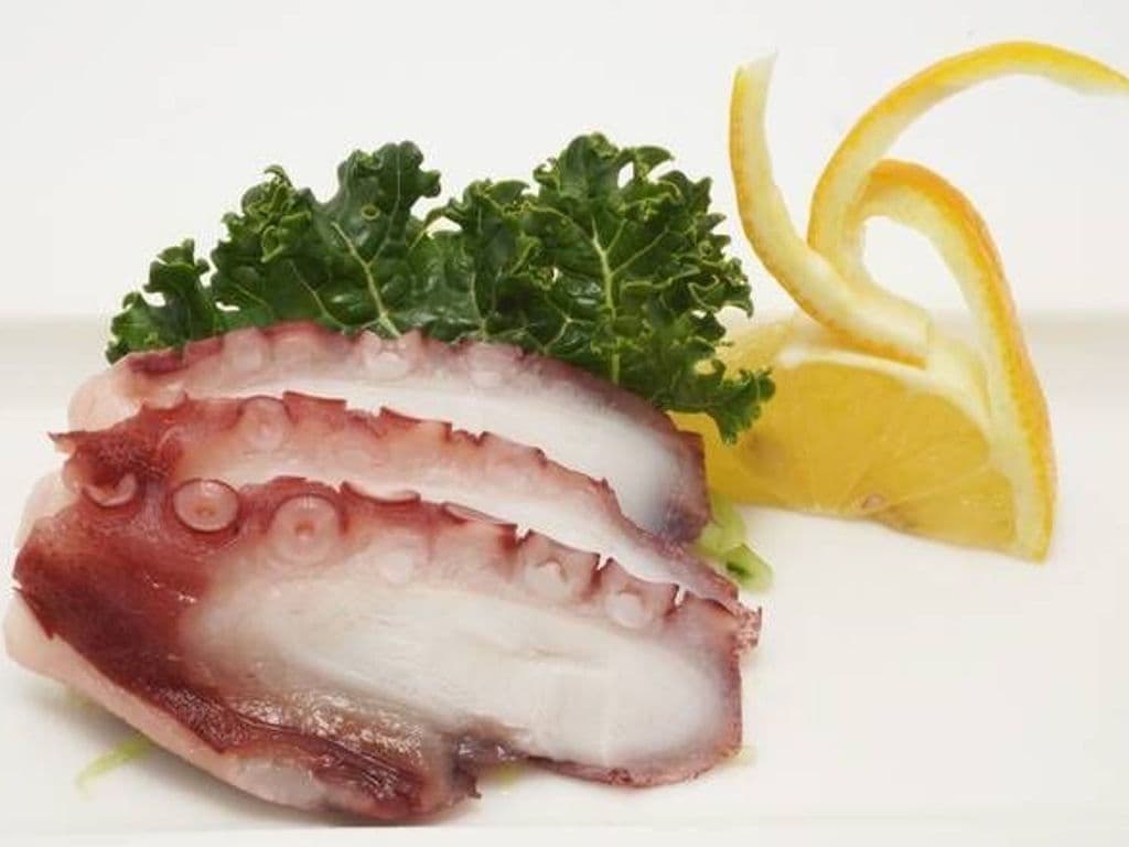 Octopus Sashimi (3 pcs)