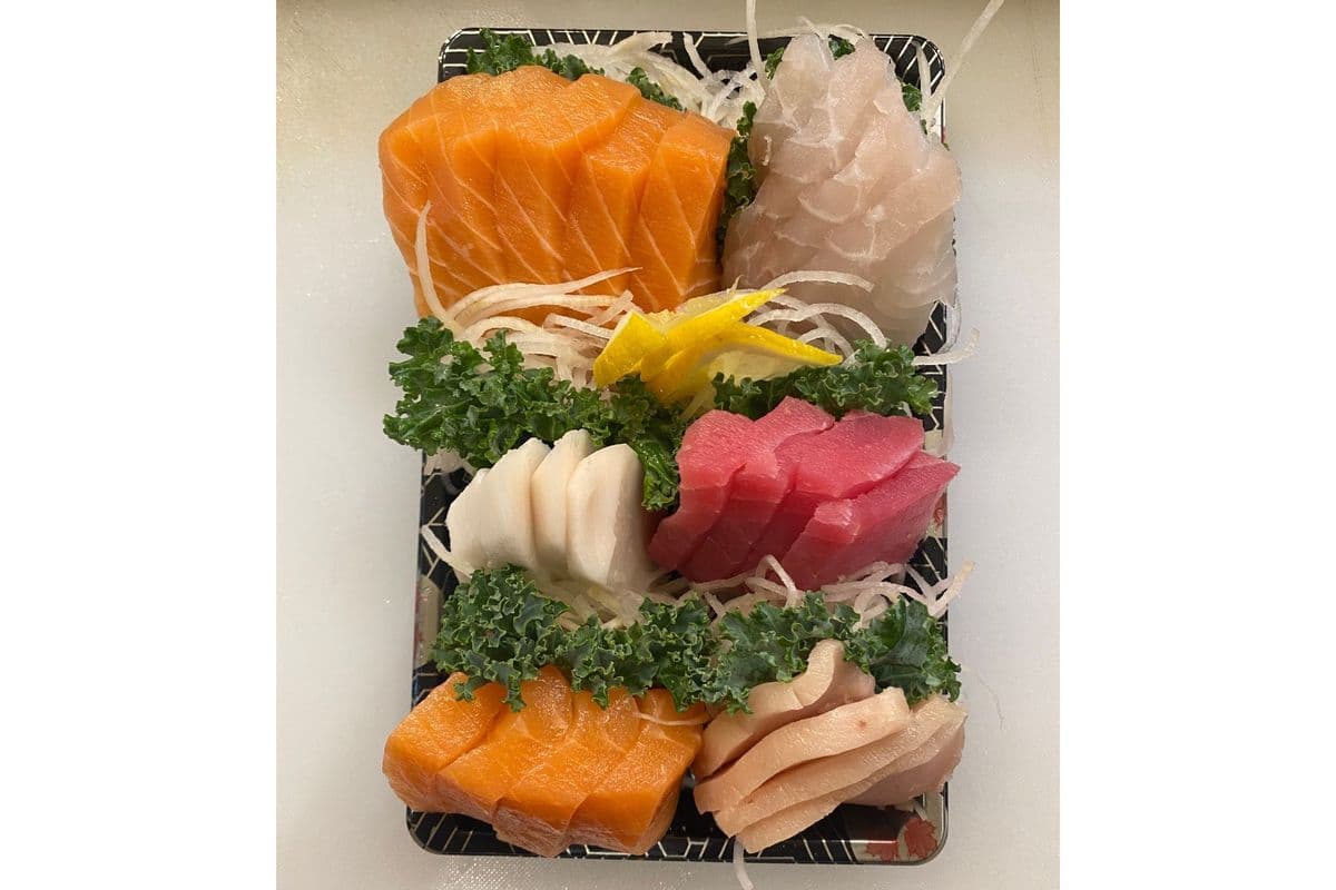 S1 Small Sashimi - (25 pcs)