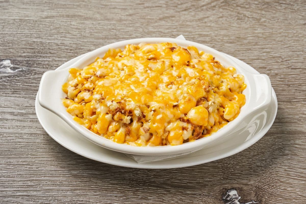 Large Creole Mac and Cheese