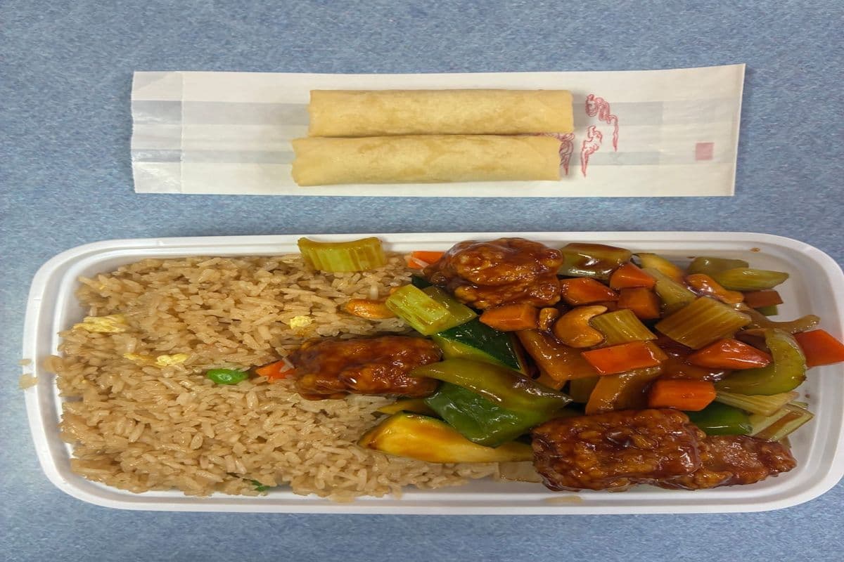 113. Chicken with Cashew Nuts Combo