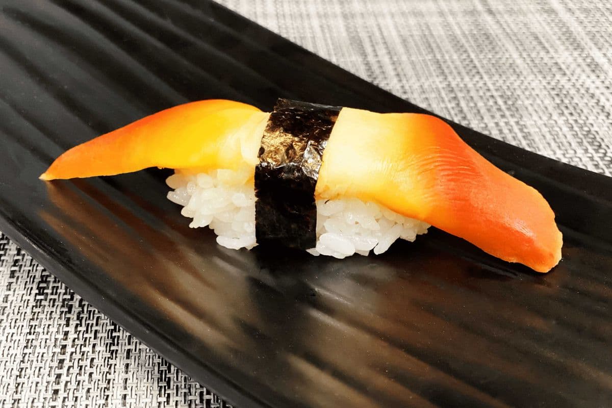 Hokkigai (Surf Clam) Nigiri