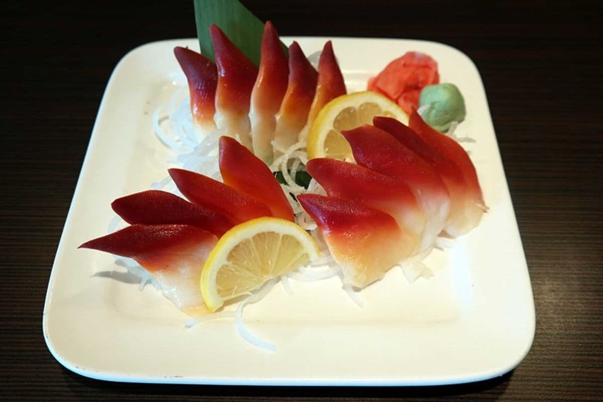 Hokkigai Sashimi (14 pcs)