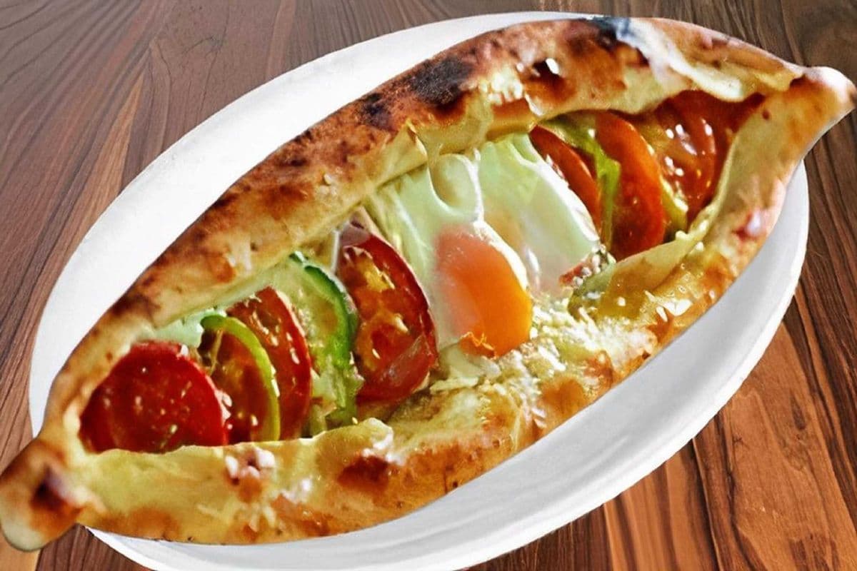 Pidé au Soujouk et Oeuf / Soujouk and Egg Pidé