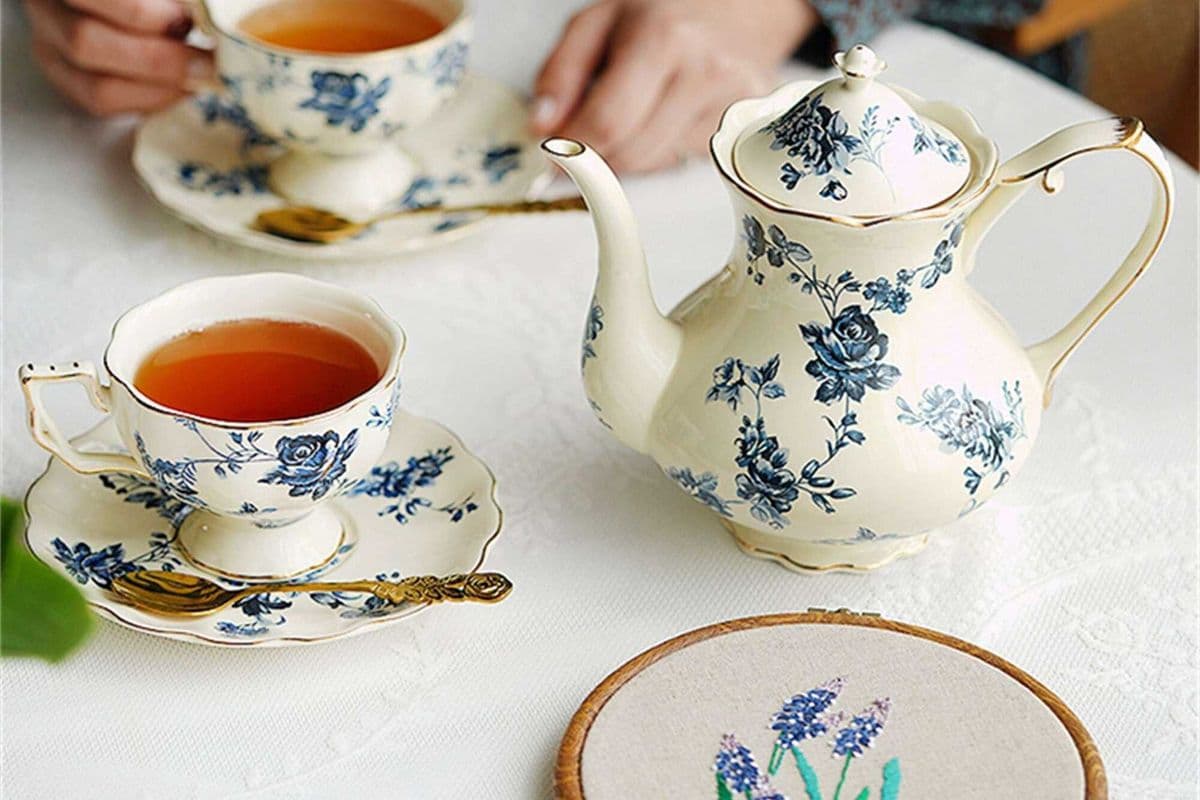 Japanese Tea (Teapot)