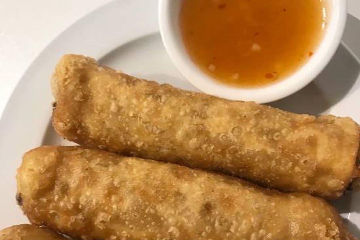 120. Rouleau impérial végétarien (3 mcx) / Vegetarian Egg Roll (3 pcs)