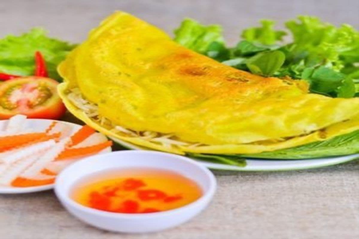 V09 Vegetarian Pancake with Mushroom Filling | Banh Xeo
