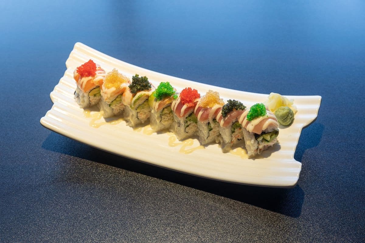 Rainbow Roll (8 pcs)