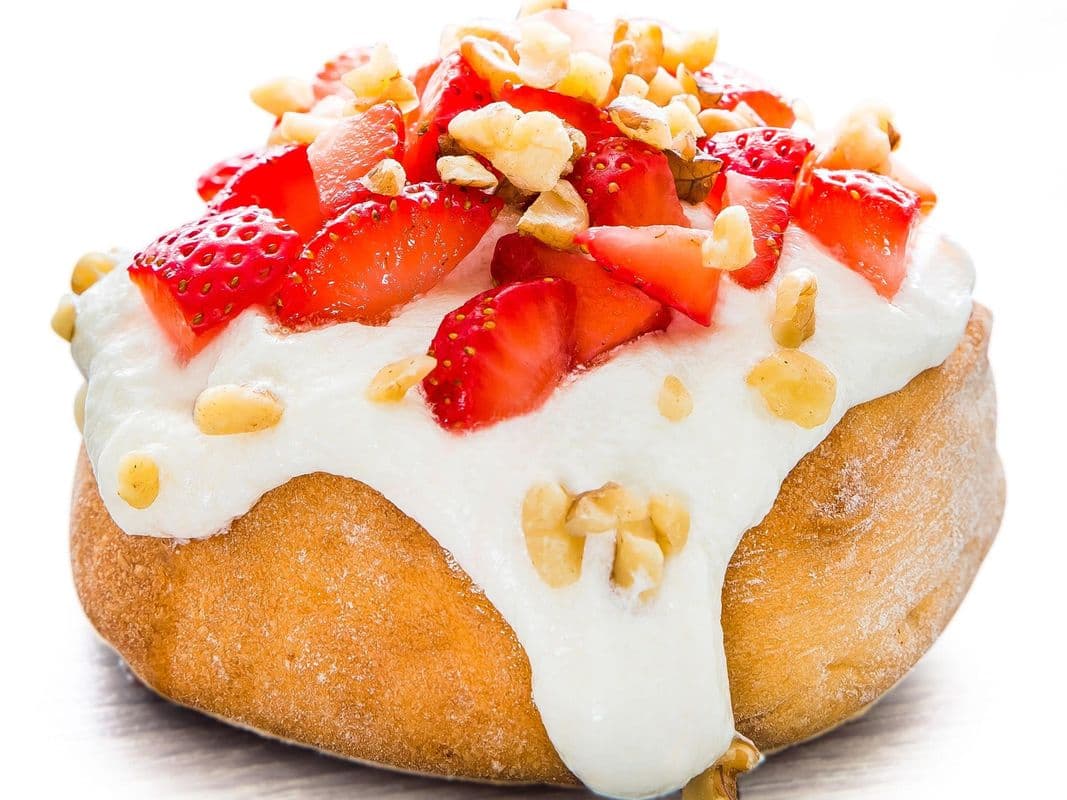 Strawberries & Cream Roll